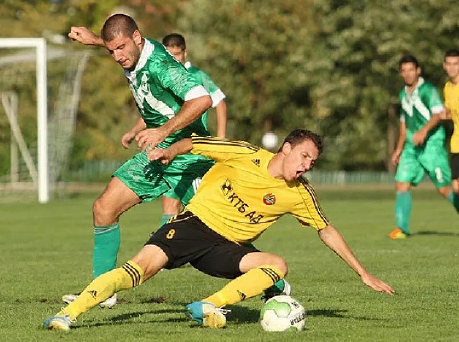 "Юве" души около новия Стоичков