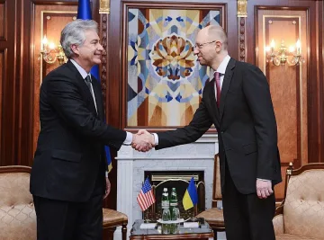 Върховната Рада назначи Яценюк за премиер на Украйна