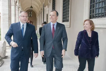 Франко Фратини след среща със Станишев: Ще посетя България