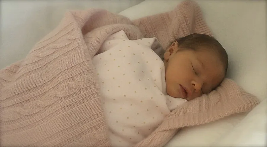 Кръстиха новородената шведска принцеса