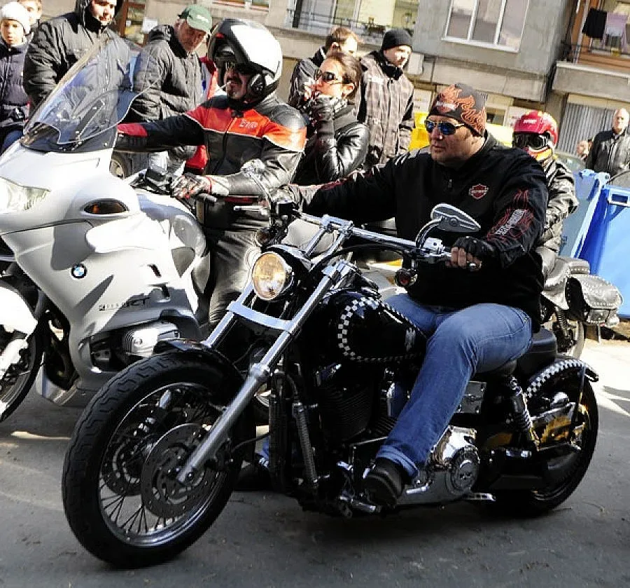 Сървайвър за Наско Райфъла