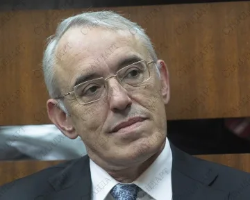 Обраха дома на Огнян Донев