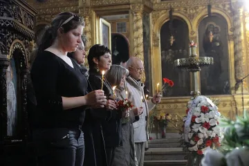 Четири коня и артисти изпратиха Джоко Росич 