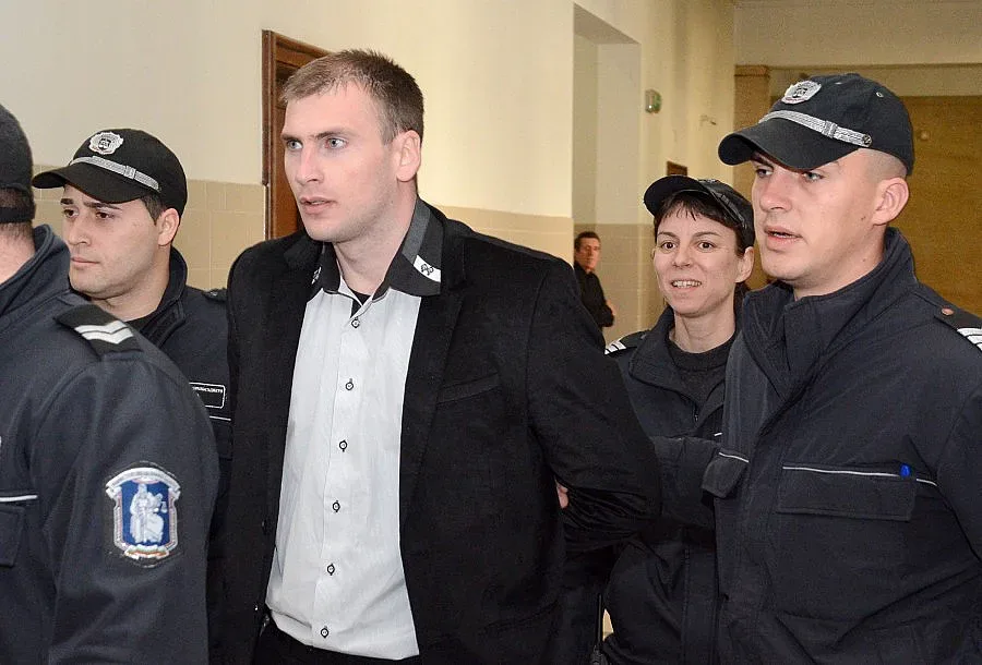 Дадоха 3,6 години затвор на Октай Енимехмедов