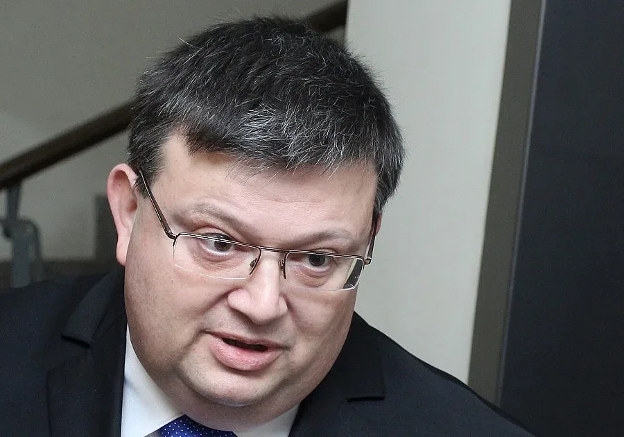 Цацаров нареди проверка на Пеевски, Василев и Бареков