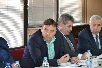 Камбитов: Чакат ни 2 г. без проекти