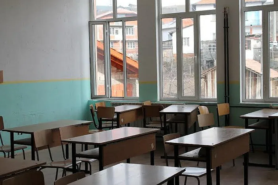 В Рибново: Двама се карат, цяло село не учи