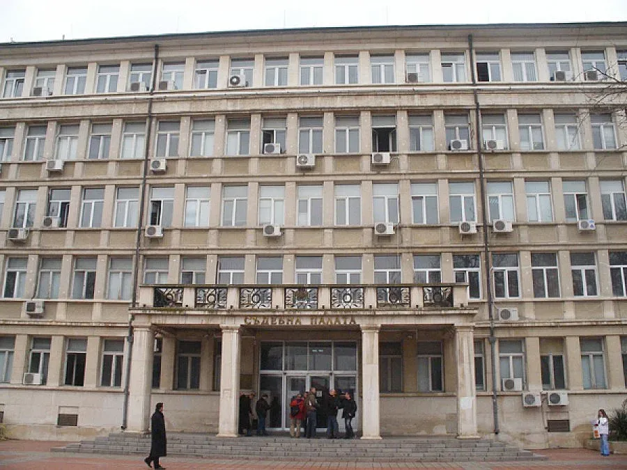 Прекъснал студент в банда за въоръжени грабежи