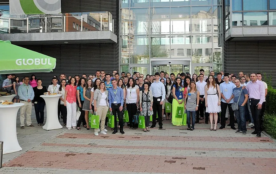 МОН: 15% от стажуващите студенти  остават на работа