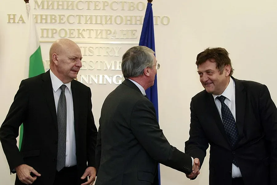 Иван Данов се оплака, че източвали банковата му сметка във Франция