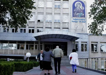 Още една операция претърпя блъснатата от автобус жена