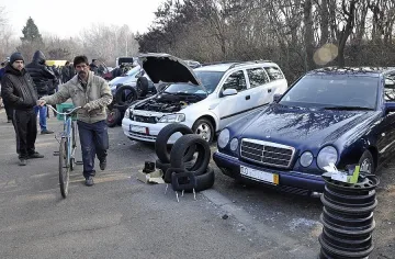 Балканци купуват стари коли у нас