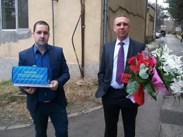 Депутат от ДПС прегърна трети внук