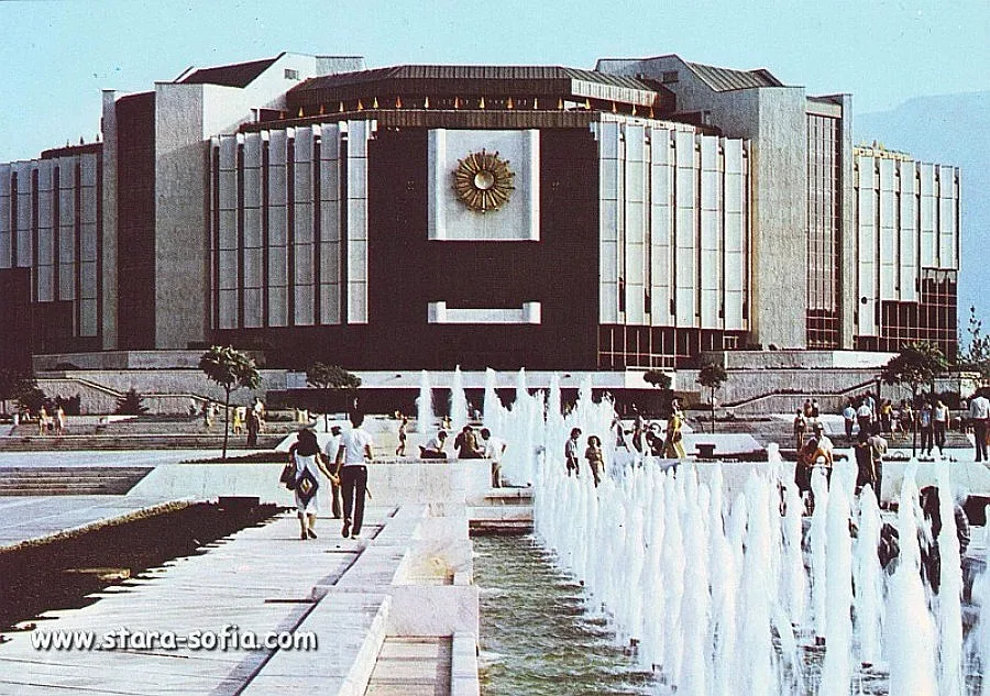 Людмила Живкова "пуска" житния клас на Чапа