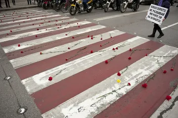 „Червена пътека" в Бургас и София в памет на Ани