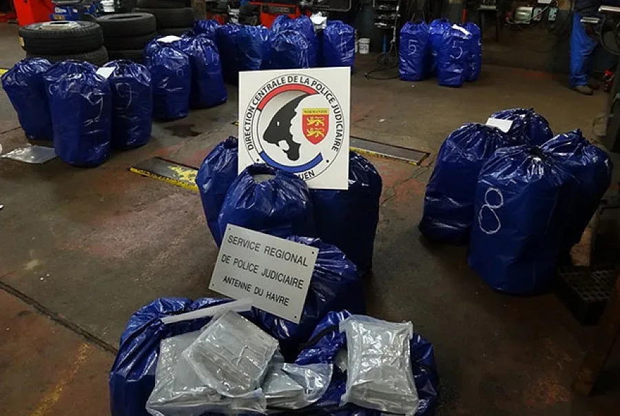 Двама арестувани във Варна за канала за кока 