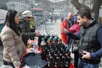 Вино води туристи в Сандански