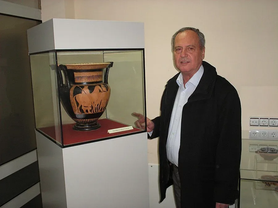 Колекционер връща у нас изнесени антики