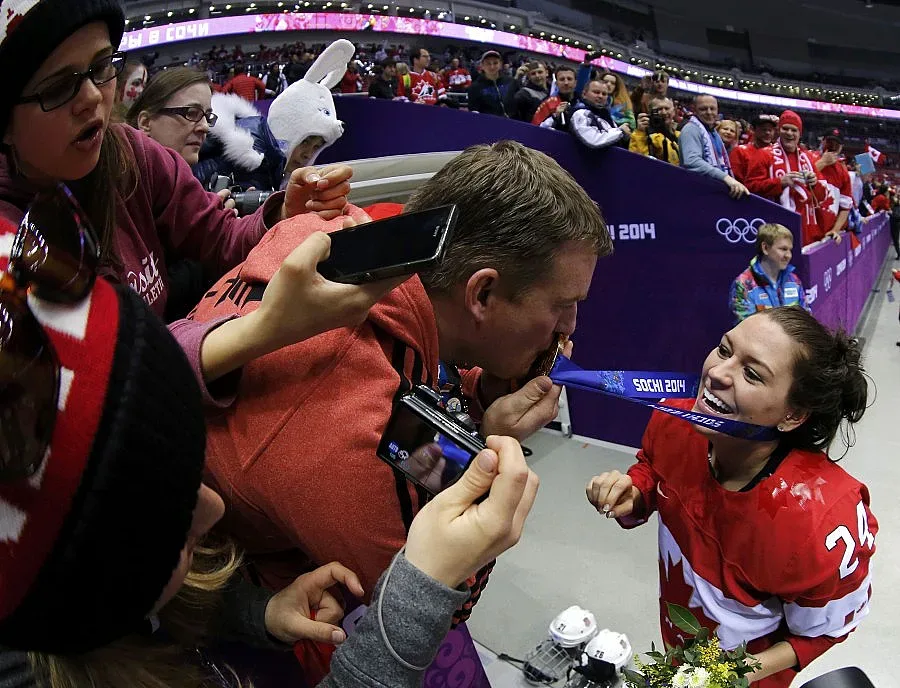 4-о поредно злато за три канадки в Сочи