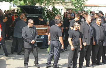 От местопрестъплението: Убиват Бретона над шкембе чорба