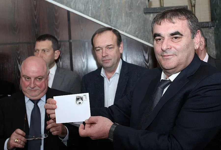 Опашка за юбилейната марка на "Левски"