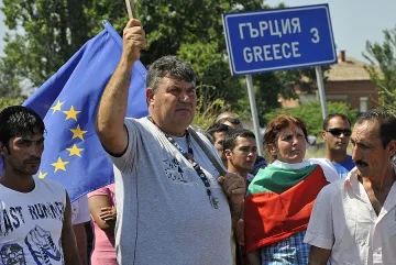 Земевладелци от Солун „ловят” наши тютюнджии с 30 евро надница