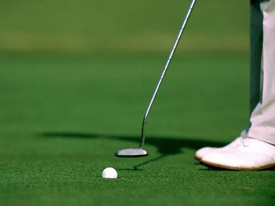 Китайски милиардер купува наше голф игрище