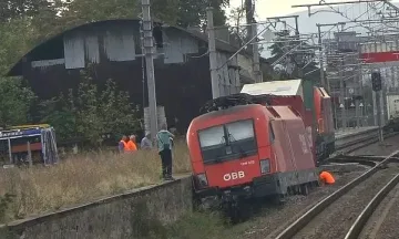 Драма на релсите! Товарен влак се обърна