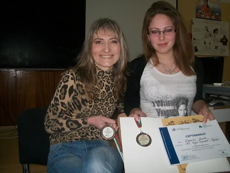 Сервитьорка провокира ученичка да изобрети e-касов бон