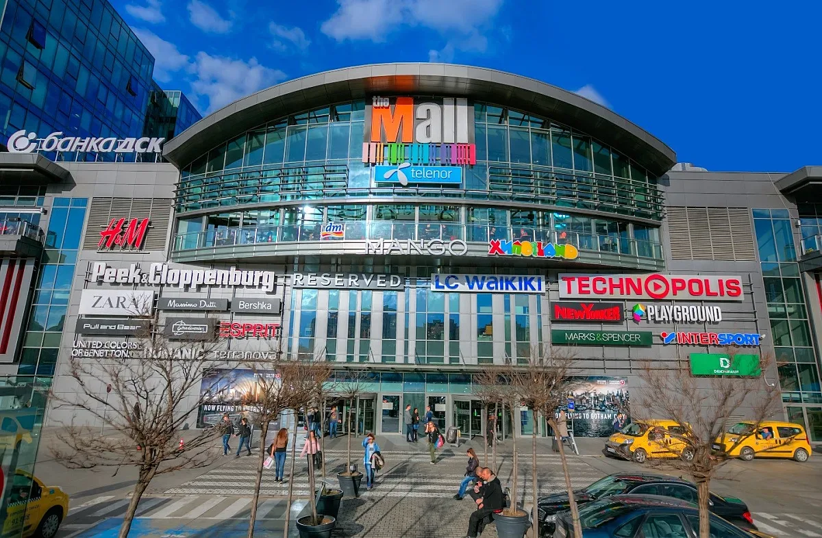 Хаос и паника в столичен мол. Евакуация