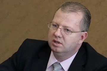 Стефанов: Аз съм експерт, а не партиен послушник