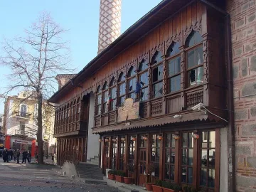 Скъсаха закона за храмовете