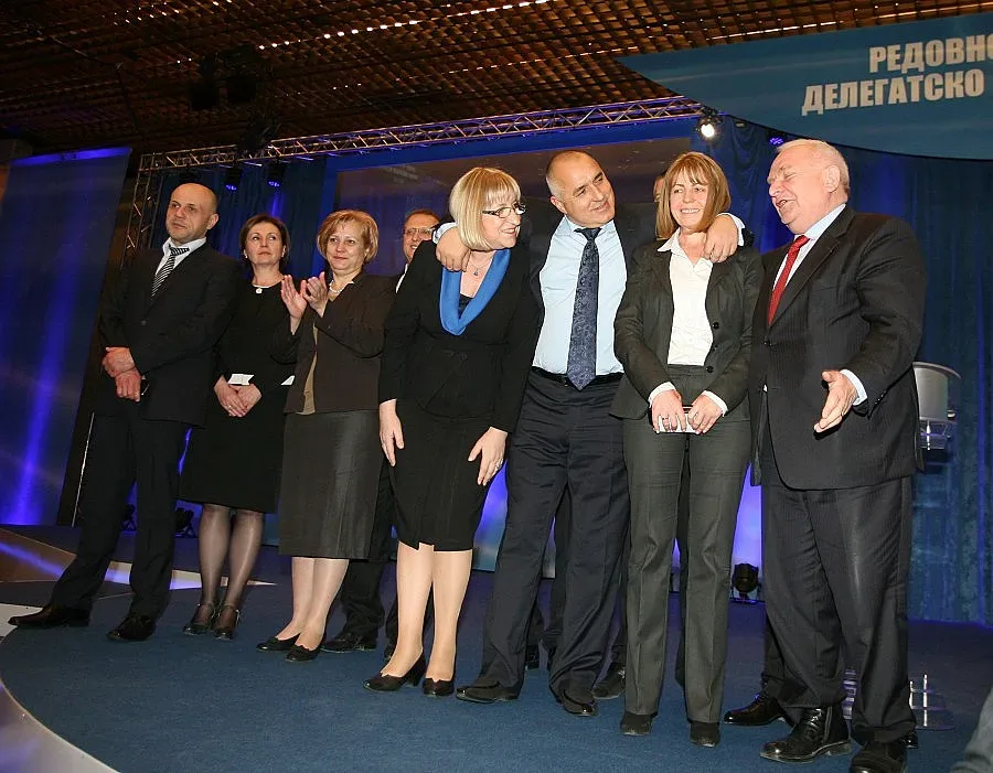 Бойко заложи на кметове, Цветанов понижен