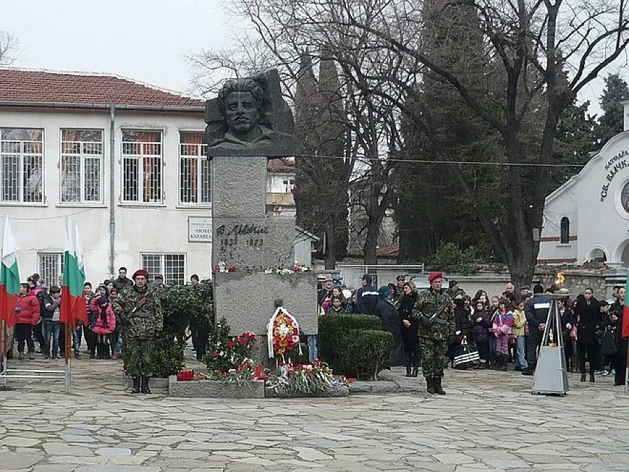 Потомците тачат Заветите на Левски