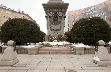 Възстановиха изцяло паметника на Левски