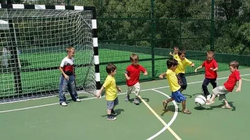 Футболен турнир в памет на Апостола и 100 г. „Левски"