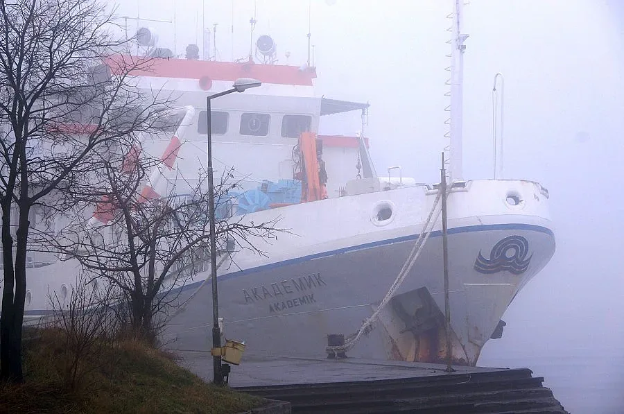 Мъгла затвори пристанище Бургас