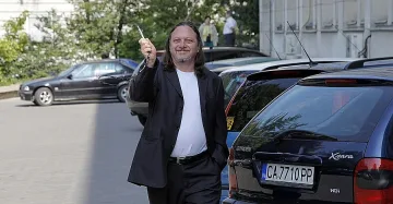 АБВ се разцепи