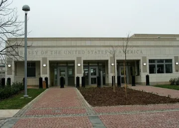 Посолството на САЩ издаде предупреждение заради Луковмарш