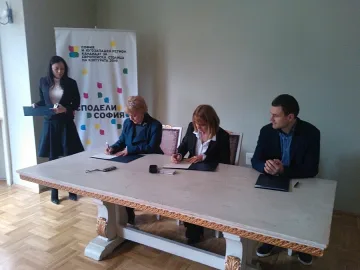 Фандъкова брани авторските права