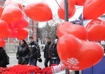 Облаци в небето, топлина и любов в сърцето 