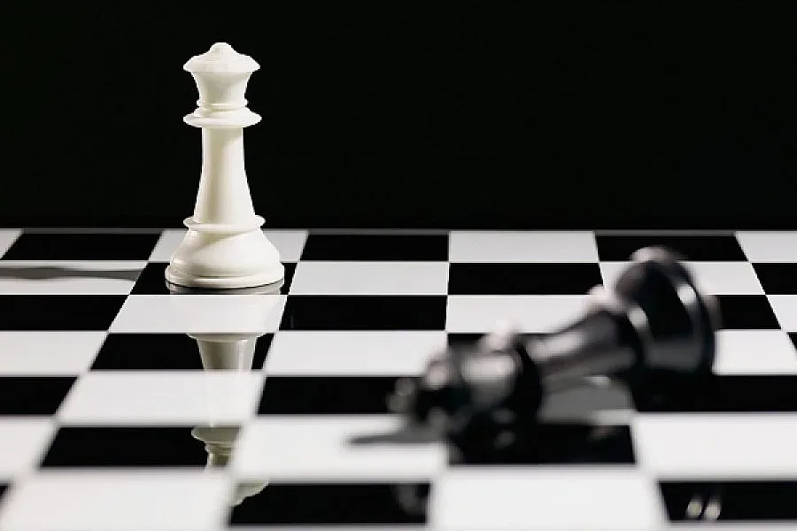 Топалов играе с Аронян на рождения си ден