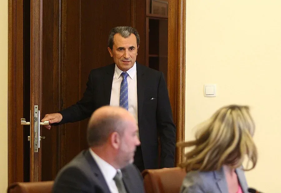 Орешарски готов на среща с Бойко