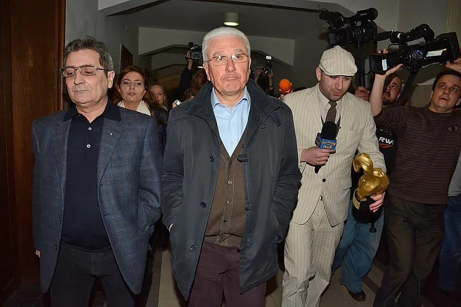 Бисеров мълчи като риба