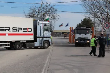 Логистична фирма фалира заради блокадата по границата