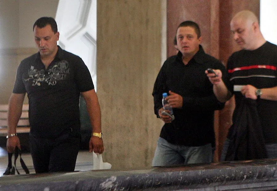 Йоско излезе от затвора, влезе в ареста