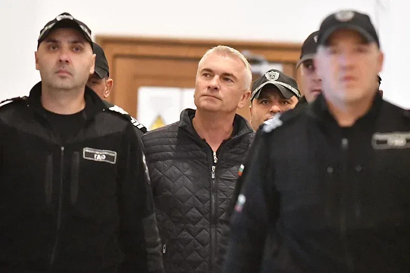 Подробности от съда! Ето къде дерибеят Ибрямов крил пачките с пари