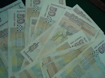 Данъчните събраха 126 млн. над плана