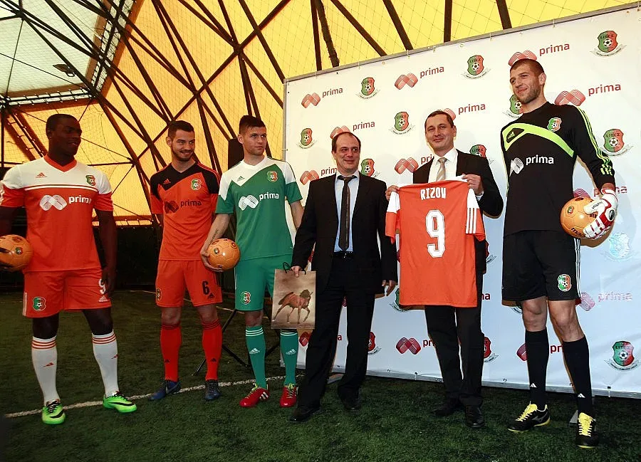 Национал хвана микрофона