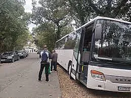 Само три рехави автобуса останаха за протеста на Доган